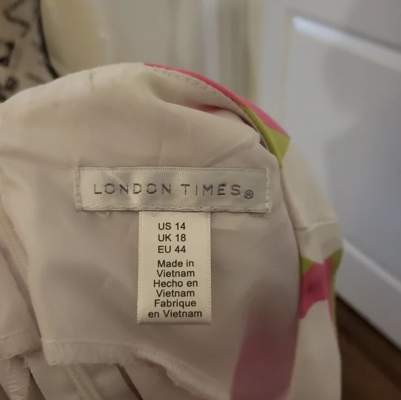 Dress - Picture 3 of 3